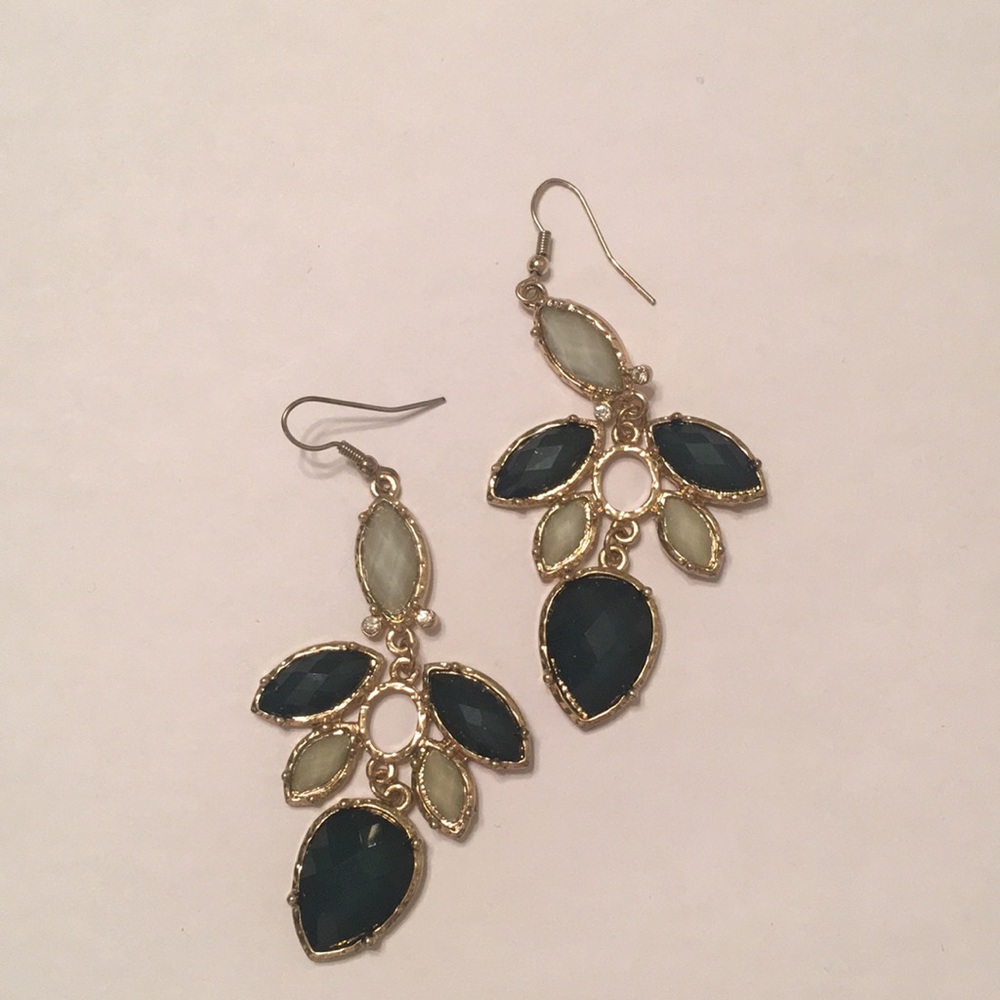 Blue stone decorative earrings